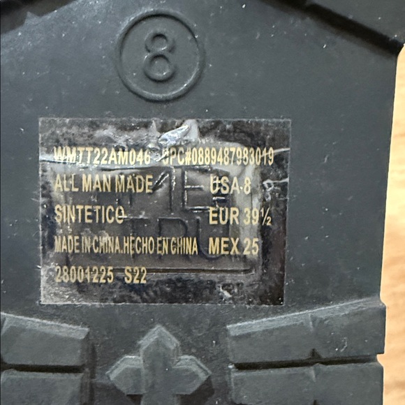 Time and Tru Women's Black Crisscross Sandals - Picture 4 of 4